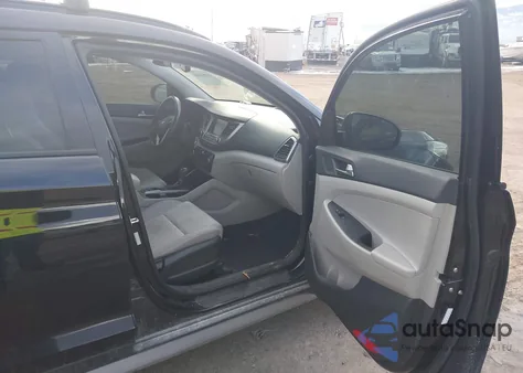 2018 Hyundai Tucson Value z USA, uszkodzony, nr VIN KM8J3CA24JU627027